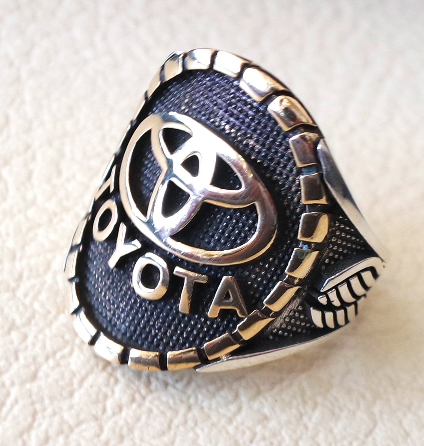 Toyota Sterling Silver 925 und Bronze Heavy man Ring alle Größen ideal für neue Auto-Geschenk