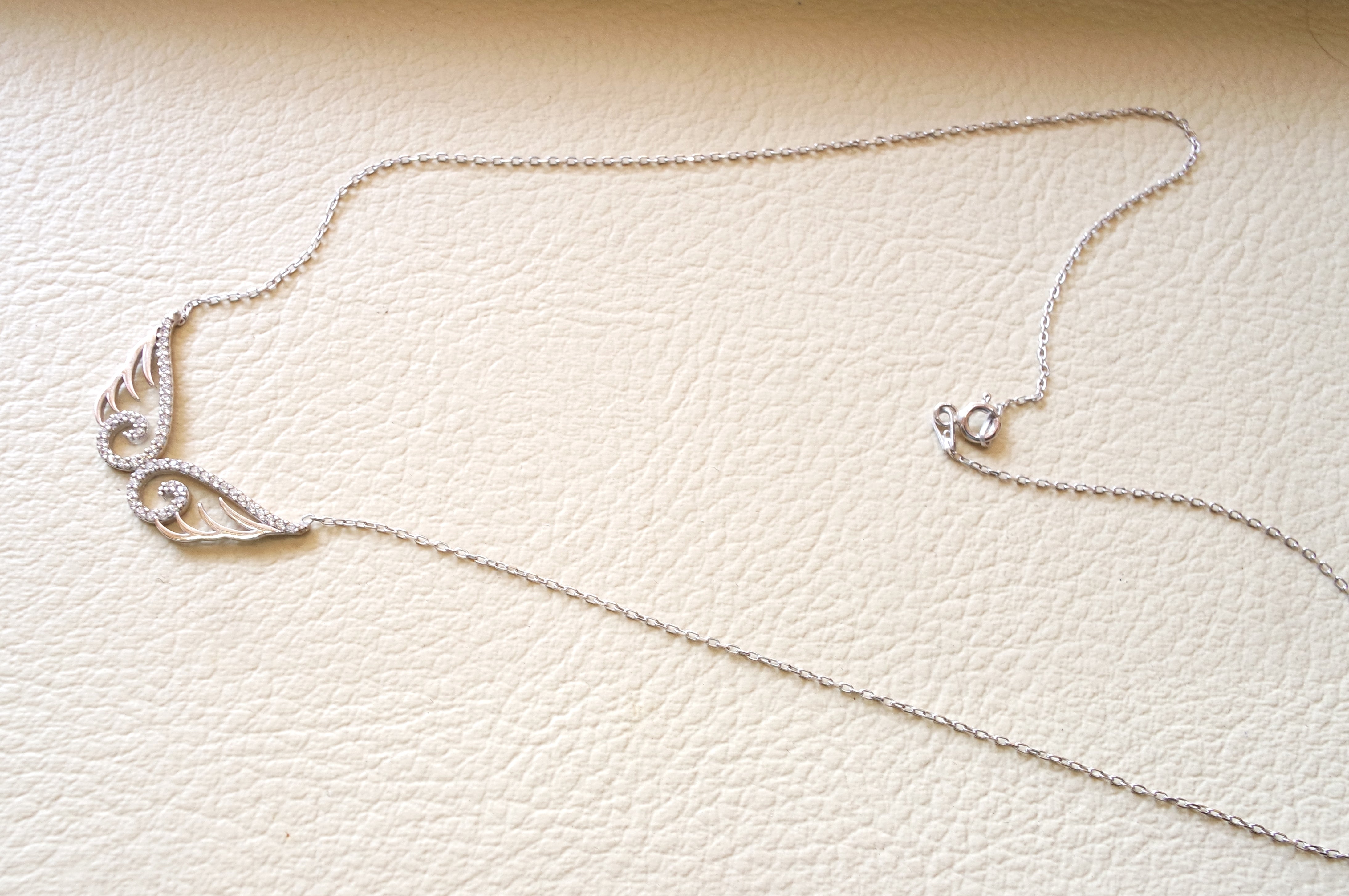 Engelsflügel Sterling Silber 925 Rhodium plattiert für haltbare polnische hochwertige weiße CZ-Steine