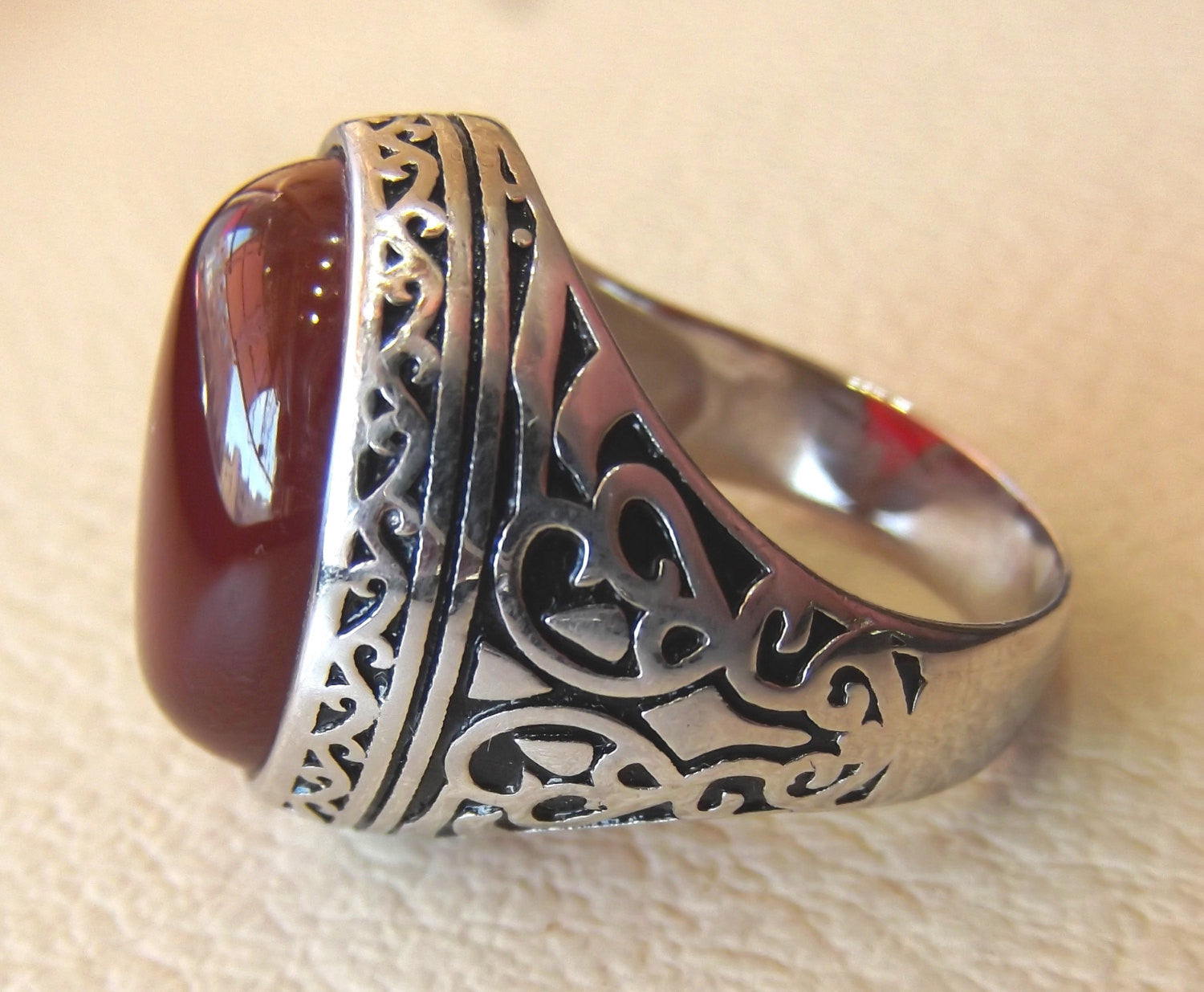 aqeeq natural liver agate carnelian semi precious stone oval red cabochon gem man ring sterling silver arabic middle eastern turkey style