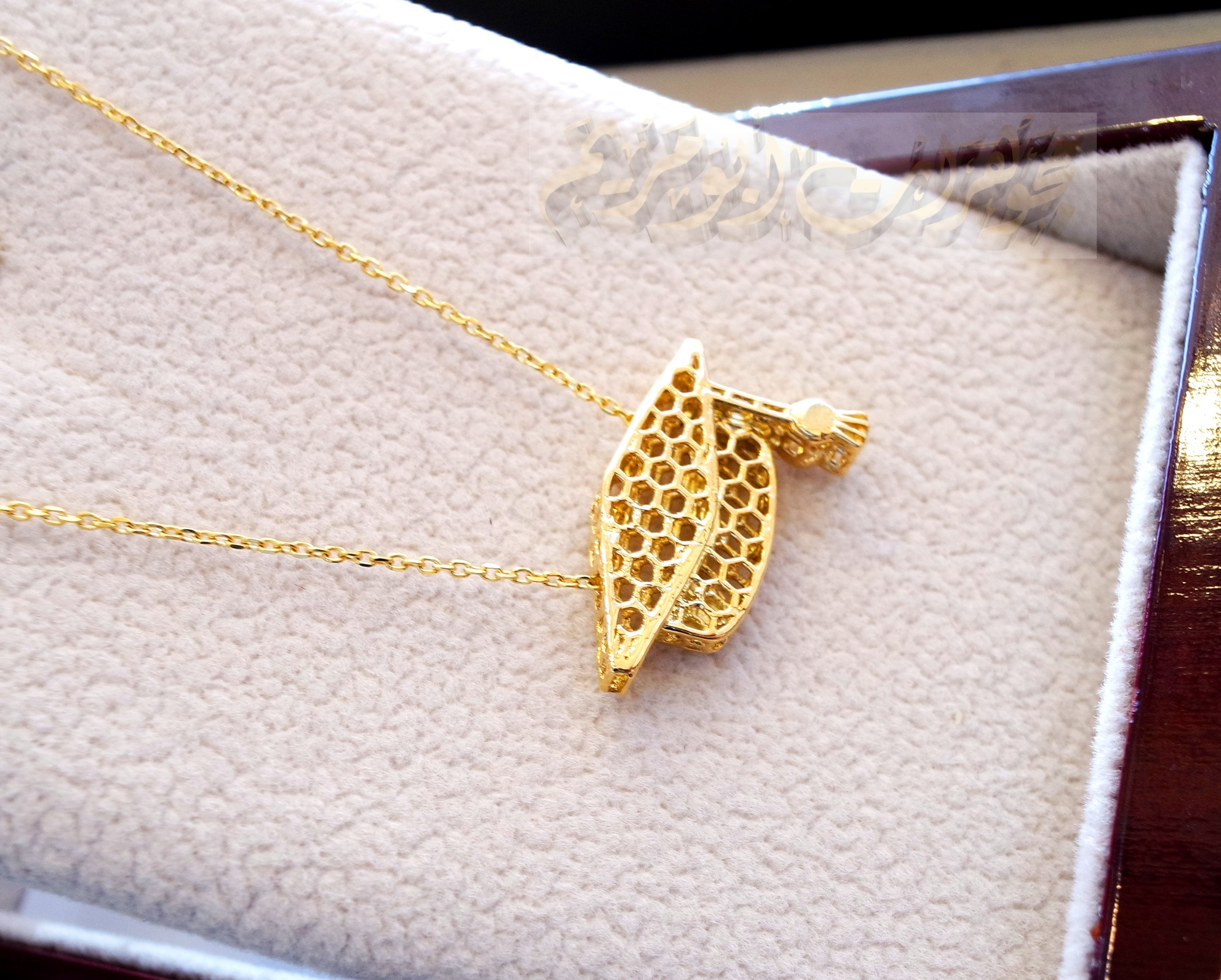 Honeycomb graduate hat cap graduation gift 3d 18K yellow gold necklace pendant and chain fine jewelry full insured shipping