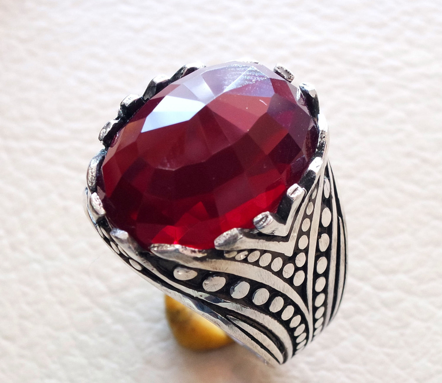 Anillo con rubi clearance hombre