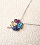 Fleur colorée en argent sterling collier de haute qualité de couleurs multiples de zircone micro réglage.