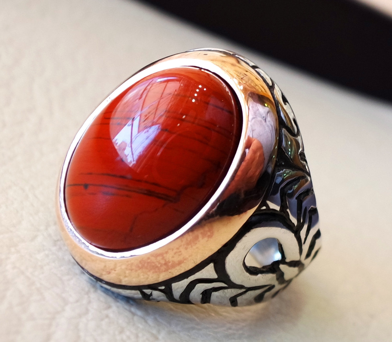 pure Red Jasper Man Ring Stone Natural Aqeeq GEM sterling silver 925 Ring Oval semi précieux cabochon bijoux avec cadre en bronze