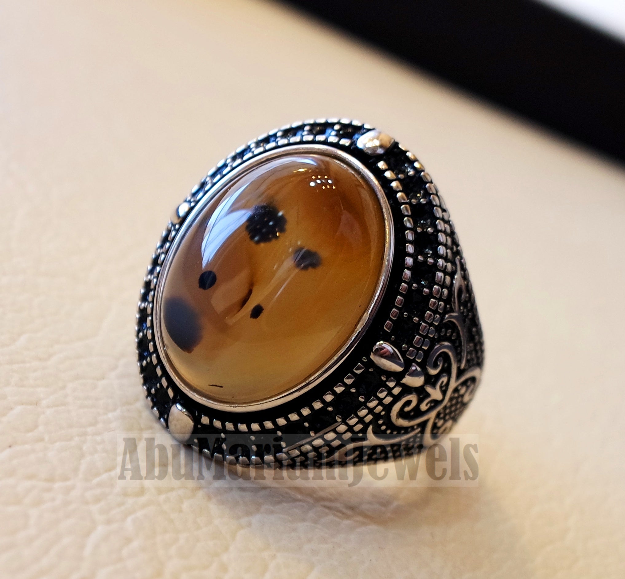 AAE 6566 Chandi Ring 925, Stone: Yamni Aqeeq – AmeerAliEnterprises