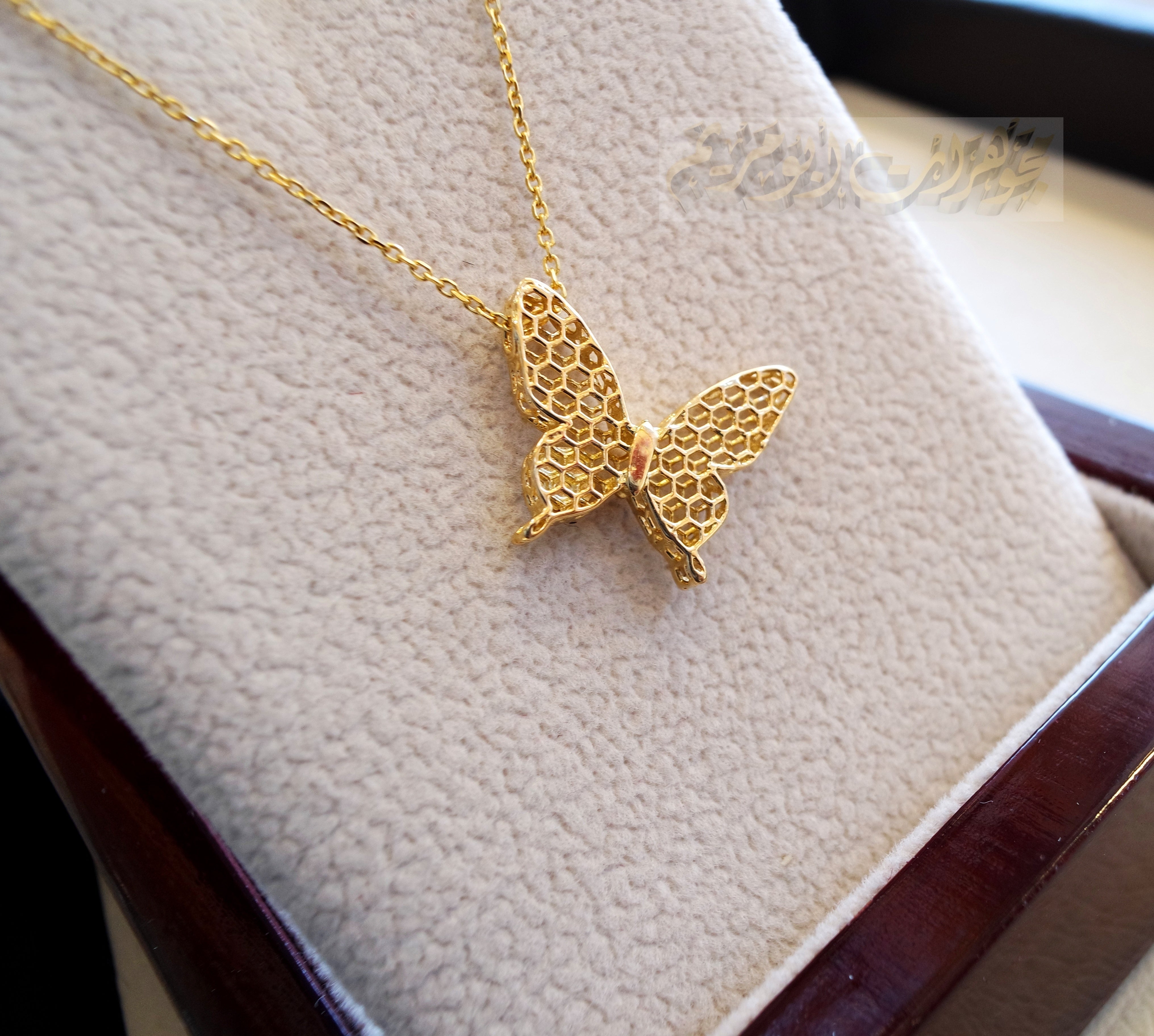 Honeycomb butterfly 3d 18K yellow gold necklace pendant and chain fine jewelry full insured shipping