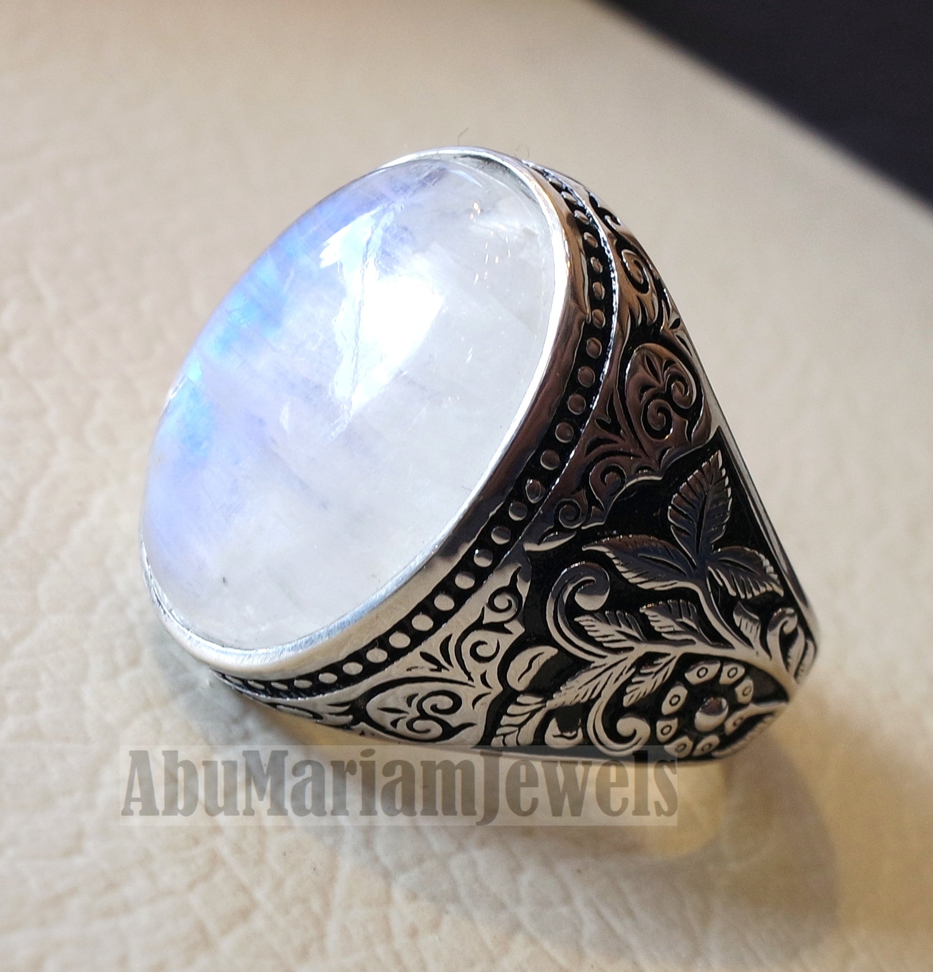 Moonstone Oval Cabochon Ring – STONE AND STRAND